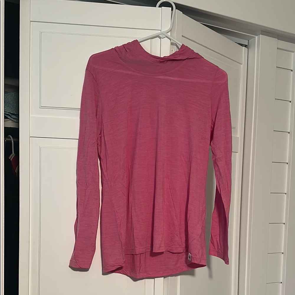 Smart wool Women's Pink hooded Top